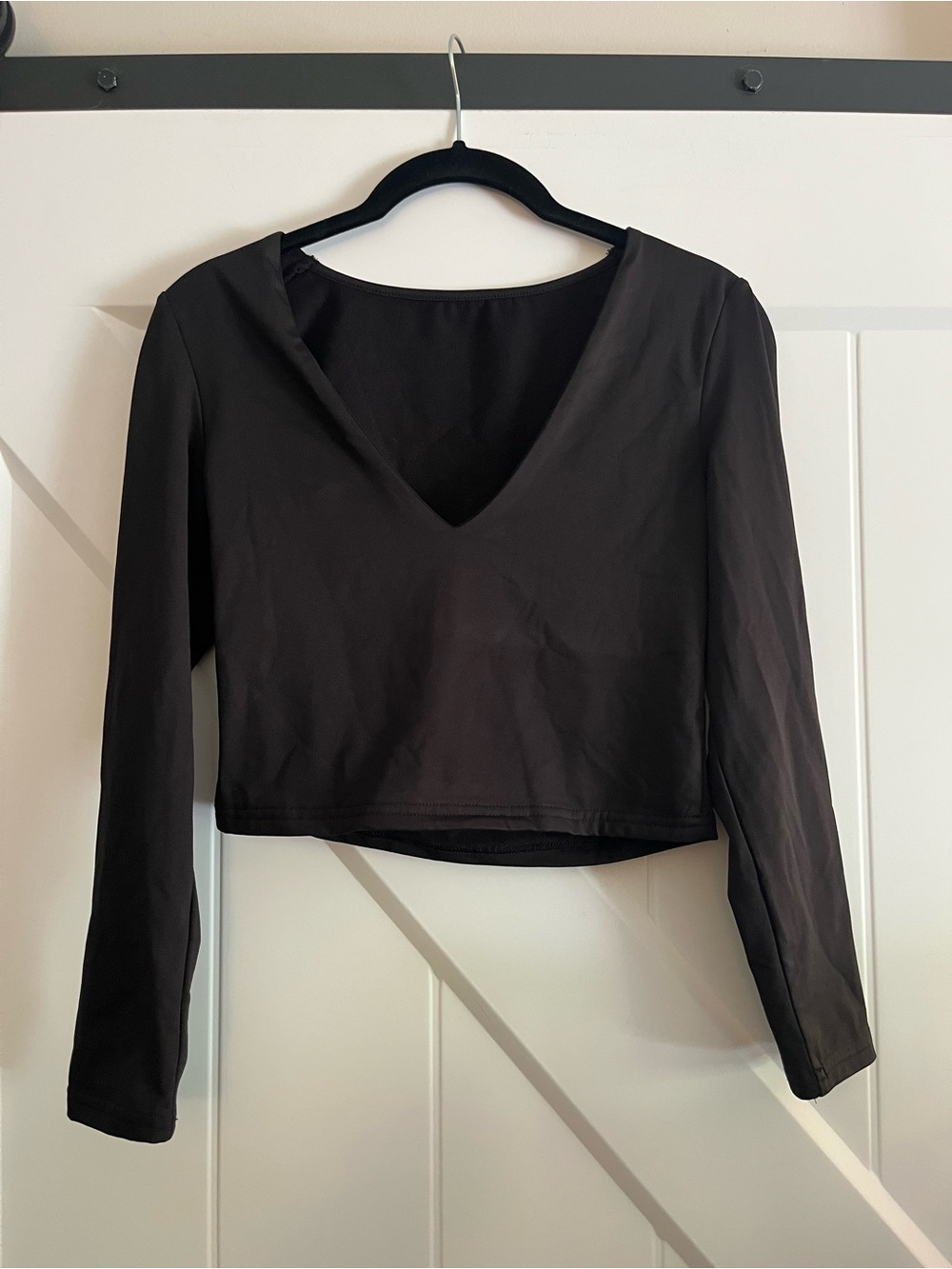 Black Long-Sleeve Crop Top